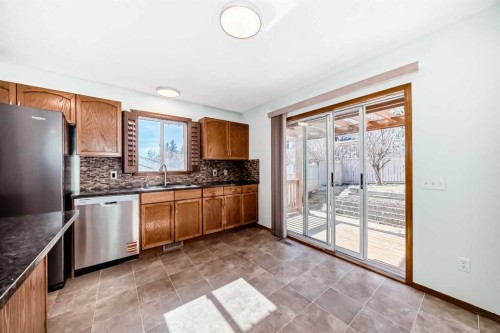 164 Macewan Park Circle Nw, Calgary, AB - Indoor Photo Showing Kitchen