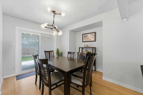 40 Grafton Crescent Sw, Calgary, AB - Indoor Photo Showing Dining Room