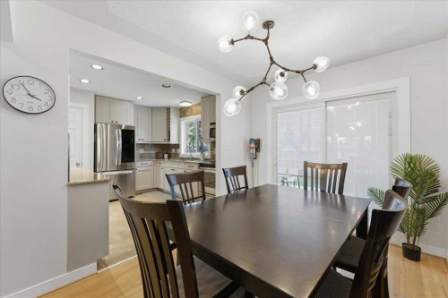 40 Grafton Crescent Sw, Calgary, AB - Indoor Photo Showing Dining Room