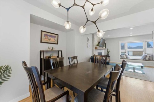 40 Grafton Crescent Sw, Calgary, AB - Indoor Photo Showing Dining Room