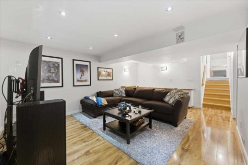 40 Grafton Crescent Sw, Calgary, AB - Indoor Photo Showing Living Room