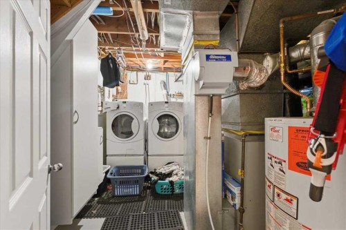 40 Grafton Crescent Sw, Calgary, AB - Indoor Photo Showing Basement