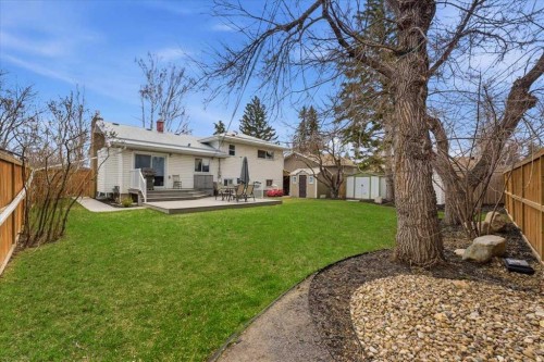 40 Grafton Crescent Sw, Calgary, AB - Outdoor With Deck Patio Veranda With Backyard