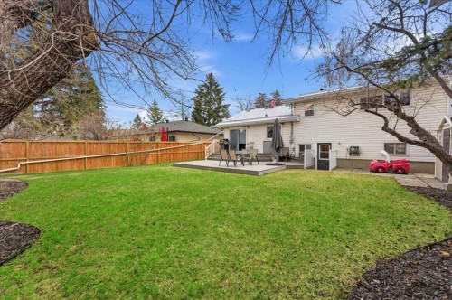 40 Grafton Crescent Sw, Calgary, AB - Outdoor With Deck Patio Veranda With Backyard
