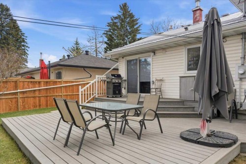 40 Grafton Crescent Sw, Calgary, AB - Outdoor With Deck Patio Veranda With Exterior