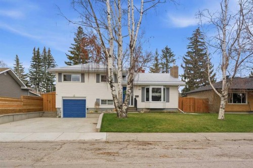 40 Grafton Crescent Sw, Calgary, AB - Outdoor With Facade