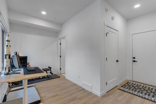 213 Greenbriar Common, Calgary, AB - Indoor Photo Showing Office
