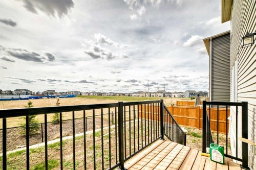641 Windrow Manor Sw, Airdrie, AB - Outdoor