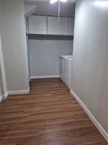531 64 Avenue Nw, Calgary, AB - Indoor Photo Showing Other Room