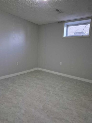 531 64 Avenue Nw, Calgary, AB - Indoor