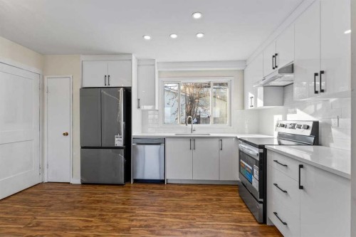 531 64 Avenue Nw, Calgary, AB - Indoor Photo Showing Kitchen With Upgraded Kitchen