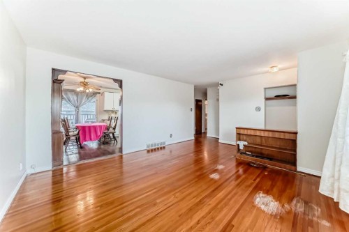 1527 49 Street Se, Calgary, AB - Indoor