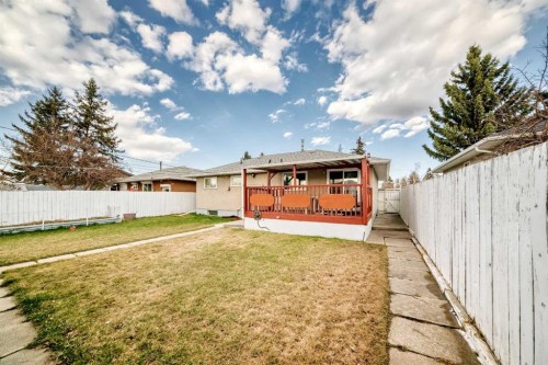1527 49 Street Se, Calgary, AB - Outdoor