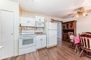 1527 49 Street Se, Calgary, AB  - Indoor Photo Showing Kitchen 