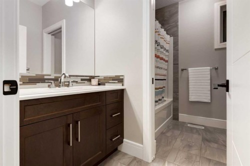 64 Mystic Ridge Way Sw, Calgary, AB - Indoor Photo Showing Bathroom