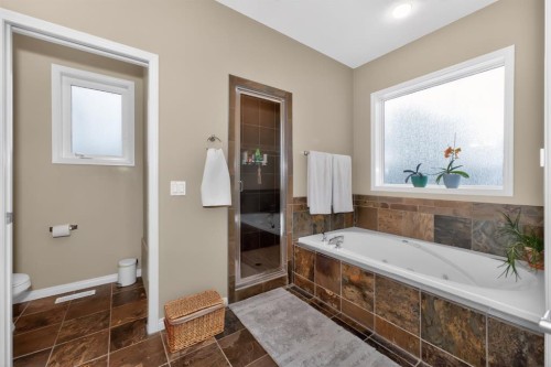 2735 Evercreek Bluffs Way Sw, Calgary, AB - Indoor Photo Showing Bathroom
