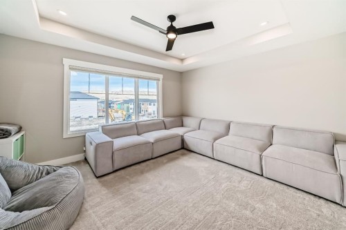 80 Vantage Drive, Cochrane, AB - Indoor Photo Showing Living Room