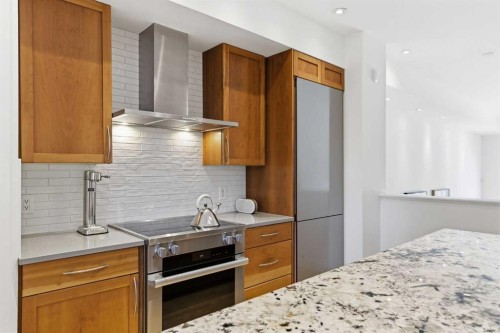 10 Erlton Terrace Sw, Calgary, AB - Indoor Photo Showing Kitchen