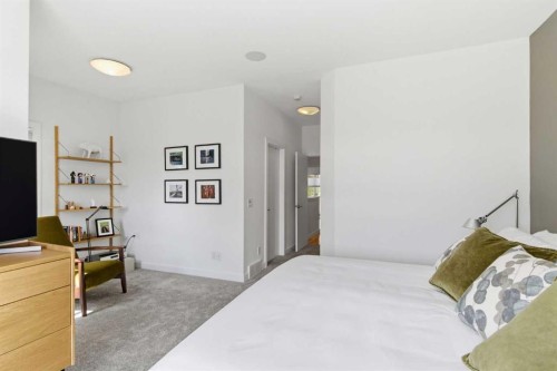 10 Erlton Terrace Sw, Calgary, AB - Indoor Photo Showing Bedroom
