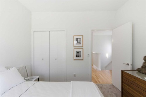 10 Erlton Terrace Sw, Calgary, AB - Indoor Photo Showing Bedroom