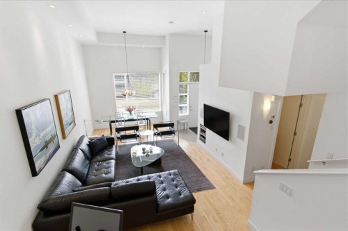 10 Erlton Terrace Sw, Calgary, AB - Indoor Photo Showing Living Room With Fireplace