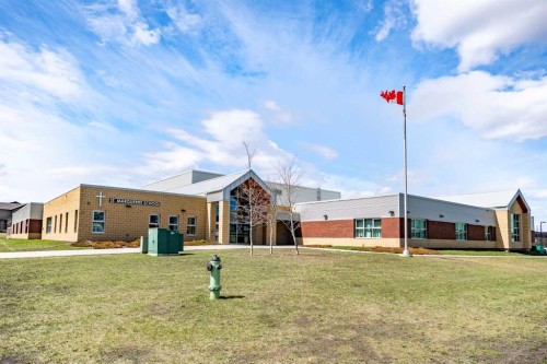 101 New Brighton Walk Se, Calgary, AB - Outdoor