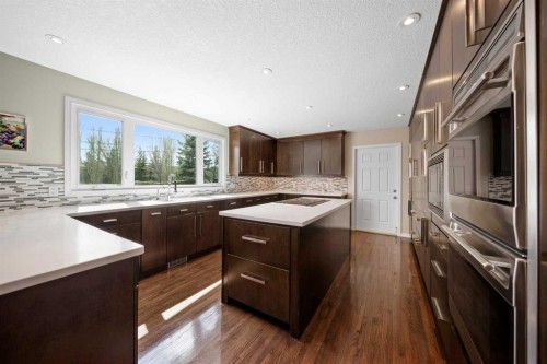 159 Malibou Road Sw, Calgary, AB - Indoor Photo Showing Kitchen With Upgraded Kitchen