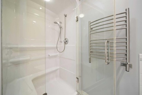 159 Malibou Road Sw, Calgary, AB - Indoor Photo Showing Bathroom