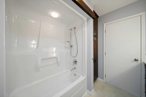 159 Malibou Road Sw, Calgary, AB - Indoor Photo Showing Bathroom