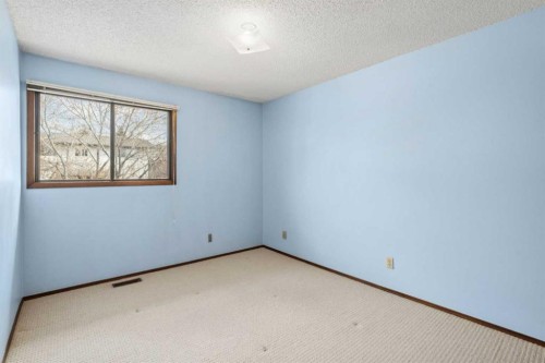 40 Scenic Place Nw, Calgary, AB - Indoor Photo Showing Other Room