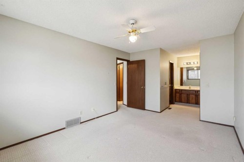 40 Scenic Place Nw, Calgary, AB - Indoor Photo Showing Other Room