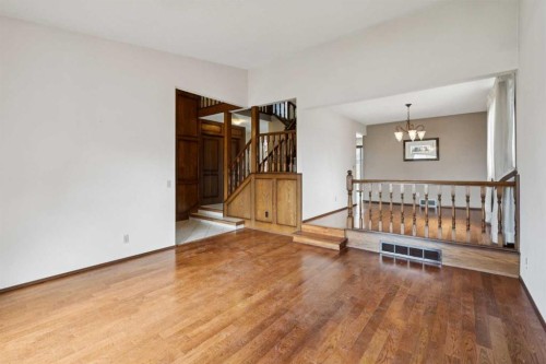 40 Scenic Place Nw, Calgary, AB - Indoor Photo Showing Other Room