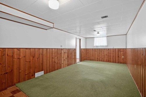 2416 38 Street Sw, Calgary, AB - Indoor Photo Showing Other Room