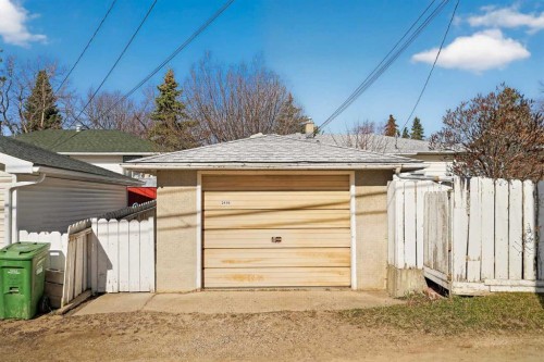2416 38 Street Sw, Calgary, AB - Outdoor