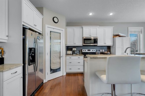 52 West Coach Court Sw, Calgary, AB - Indoor Photo Showing Kitchen