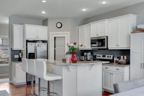 52 West Coach Court Sw, Calgary, AB - Indoor Photo Showing Kitchen
