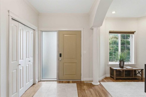 507 17 Avenue Nw, Calgary, AB - Indoor Photo Showing Other Room