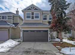 9 Royal Elm Mews NW Calgary, AB T3G 5P6