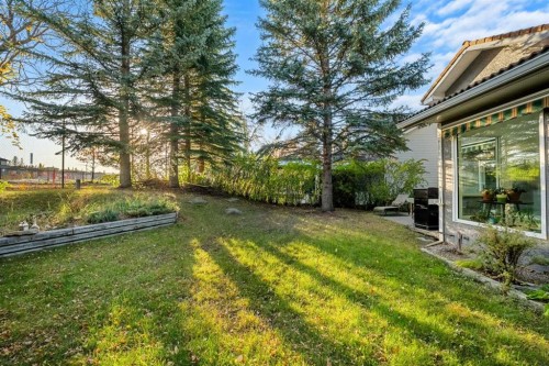 907 Shawnee Drive Sw, Calgary, AB - Outdoor