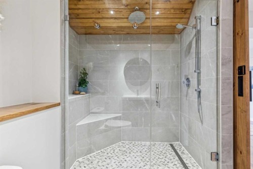 99 Heritage Heights, Cochrane, AB - Indoor Photo Showing Bathroom