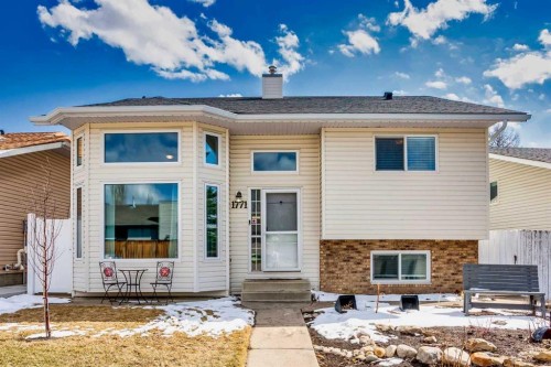 1771 Meadowbrook Drive SE Airdrie, AB T4A 2A4