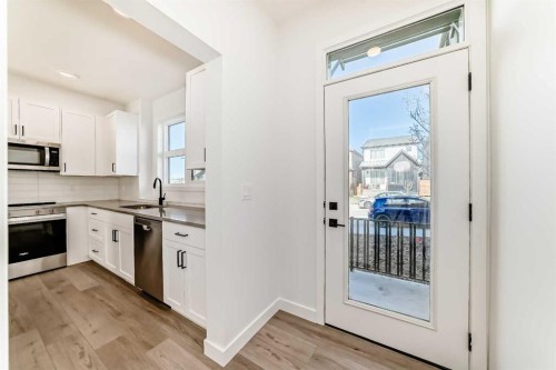 904-30 Rochester View Nw, Calgary, AB - Indoor Photo Showing Kitchen