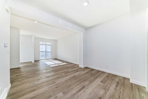 904-30 Rochester View Nw, Calgary, AB - Indoor Photo Showing Other Room