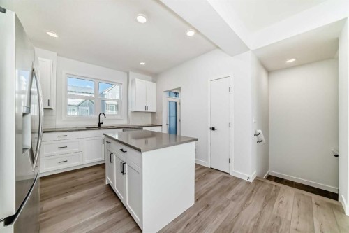 904-30 Rochester View Nw, Calgary, AB - Indoor Photo Showing Kitchen