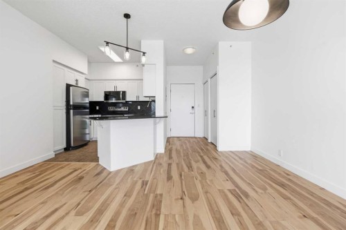 1507-8710 Horton Road Sw, Calgary, AB - Indoor Photo Showing Kitchen