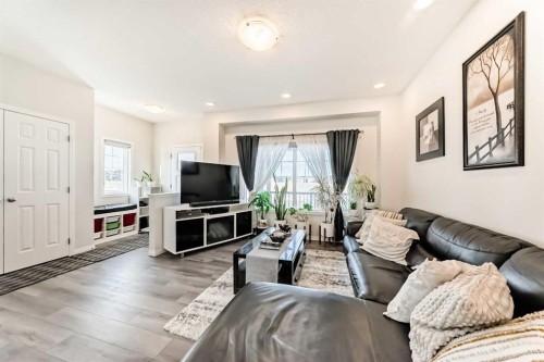 217 Masters Road Se, Calgary, AB - Indoor Photo Showing Living Room
