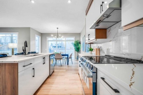 198 Panamount Villas Nw, Calgary, AB - Indoor Photo Showing Kitchen With Upgraded Kitchen