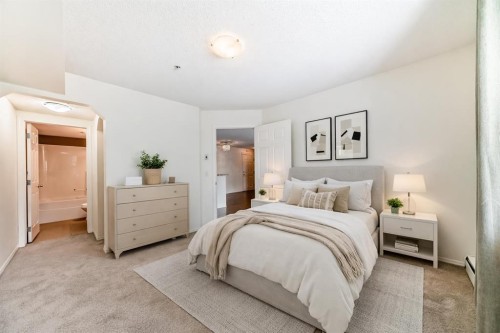 4305-115 Prestwick Villas Se, Calgary, AB - Indoor Photo Showing Bedroom