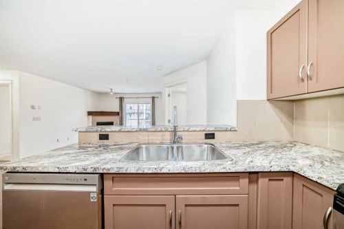 4305-115 Prestwick Villas Se, Calgary, AB - Indoor Photo Showing Kitchen With Upgraded Kitchen