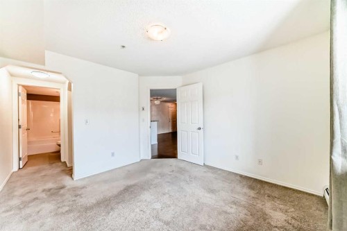 4305-115 Prestwick Villas Se, Calgary, AB - Indoor Photo Showing Other Room